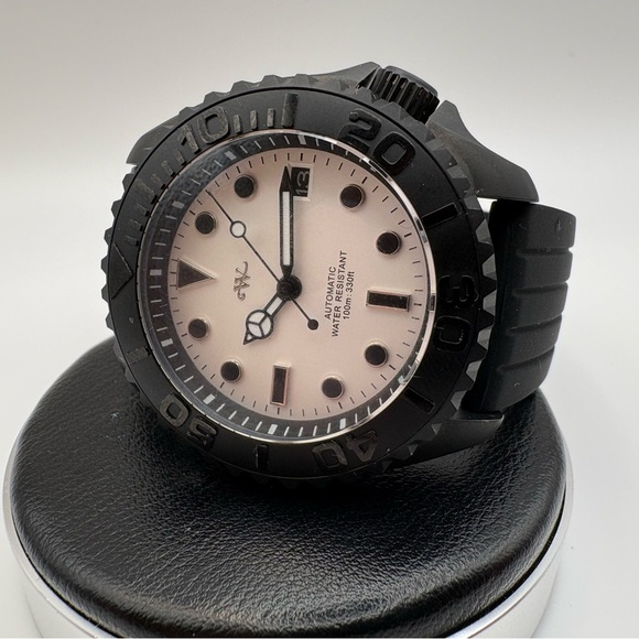 Custom 42MM Automatic Dive Watch - Picture 5 of 5